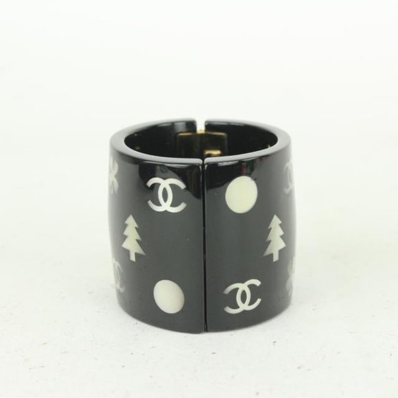Chanel 05A Black Tree Clover CC Charm Cuff Bangle - Picture 8 of 12